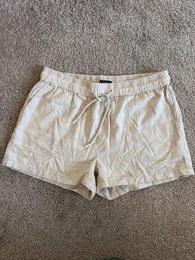 Quince Cream Drawstring Linen Like Shorts